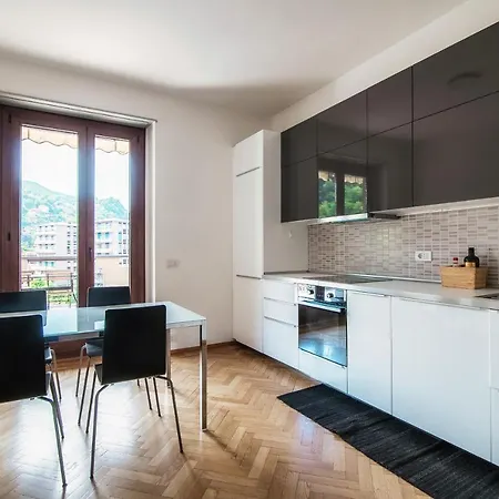 Lake View - Downtown Apartment *