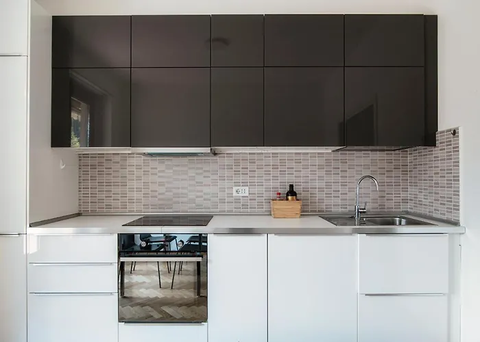 Lake View - Downtown *