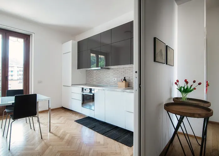 Lake View - Downtown